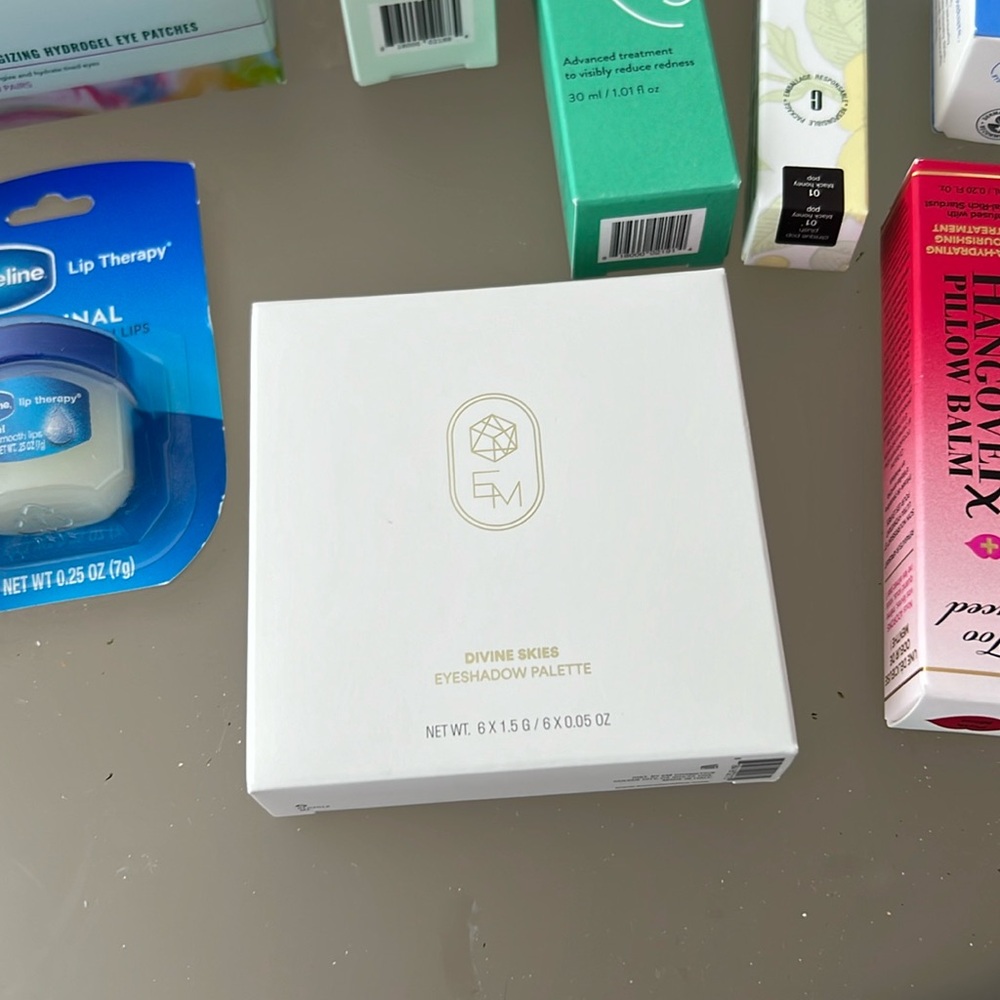 Divine skies Eyeshadow palette da vinci